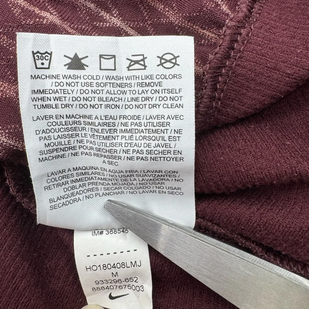 Nike‎ Pro Hyper Warm Women's Burgundy Textured Cowl Neck Pullover, Size Medium